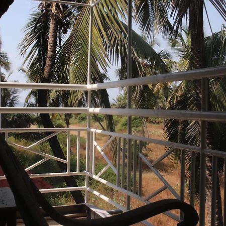 Peravel Beach Holiday Home Candolim Bagian luar foto