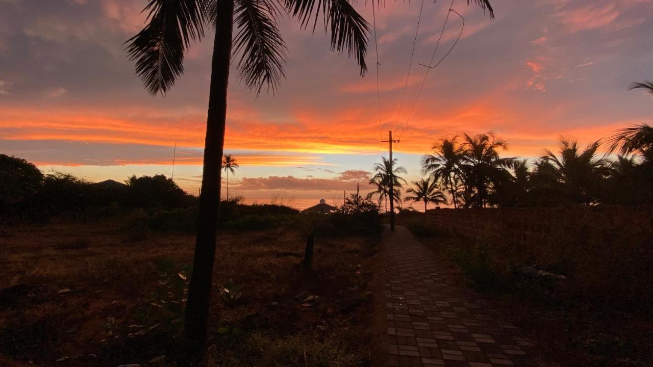 Peravel Beach Holiday Home Candolim Bagian luar foto